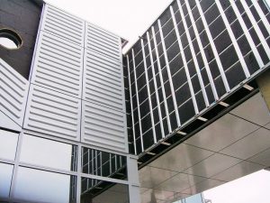 Flughafen Frankfurt Fassadenverkleidung Wandverkleidung Mauerabdeckung (2)